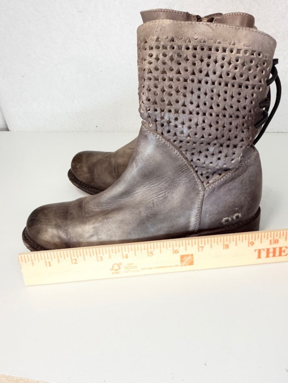Bed Stu Leather Ankle Boots Size 7 Gray Distressed Perforated Lace up in back - Picture 6 of 15